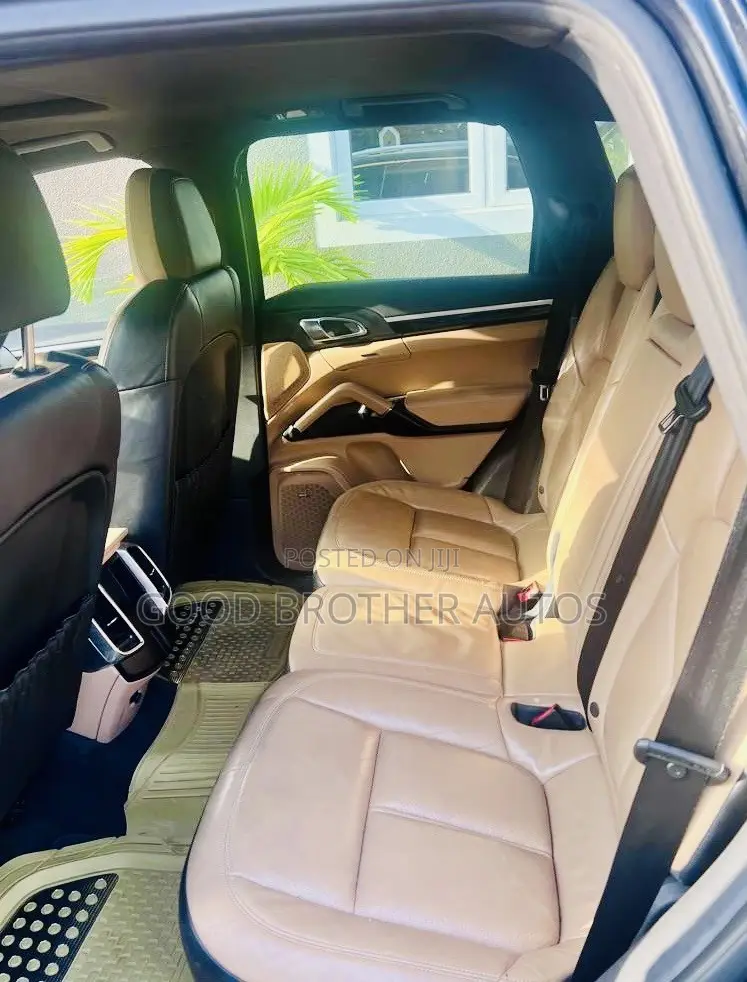 Porsche Cayenne 2016 Black