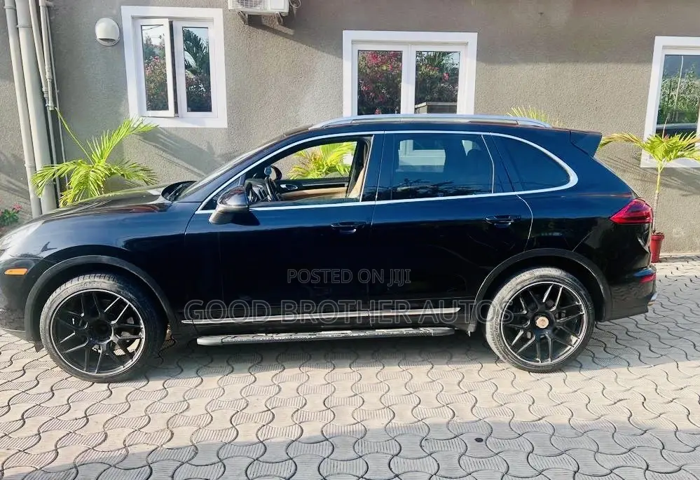 Porsche Cayenne 2016 Black