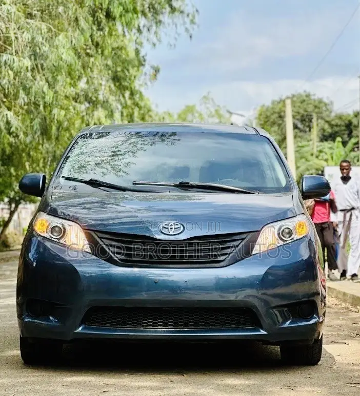 Toyota Sienna 2013 Gray