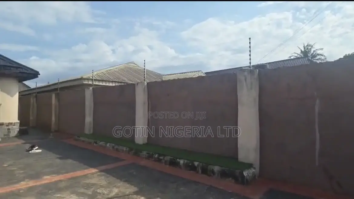 3bdrm Bungalow in Gotin Nigeria Ltd, Benin City for sale