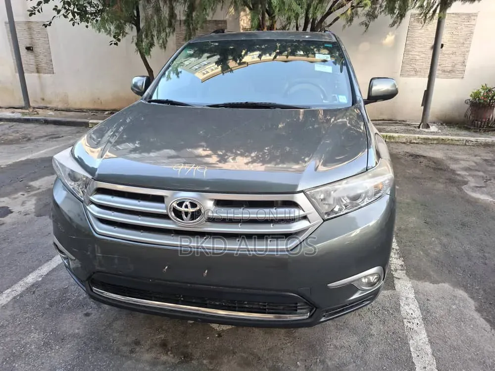 Toyota Highlander Limited 3.5l 4WD 2013 Green