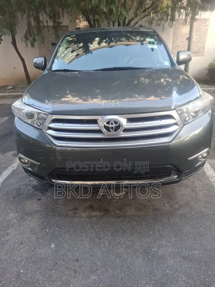 Toyota Highlander Limited 3.5l 4WD 2013 Green