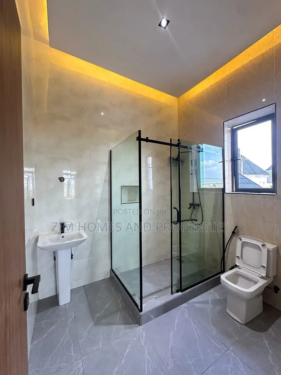 8bdrm Duplex in Zim Homes And, Karsana for sale