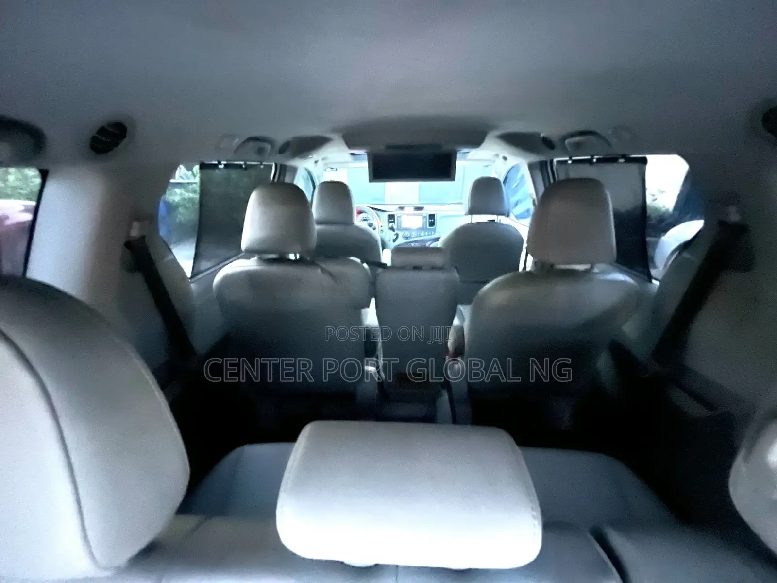 Toyota Sienna XLE 7 Passenger 2012 White