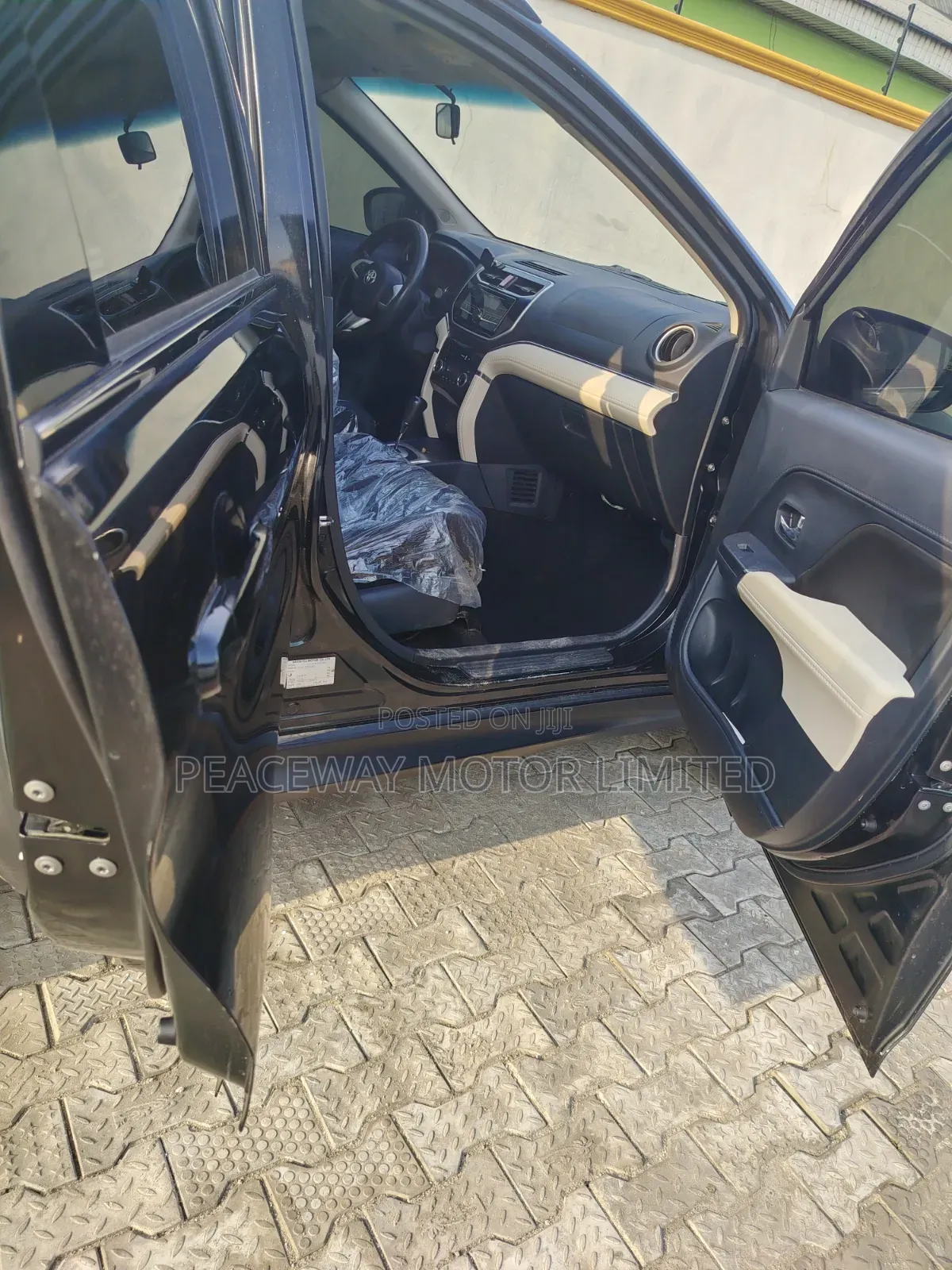 Toyota Rush 2018 Black