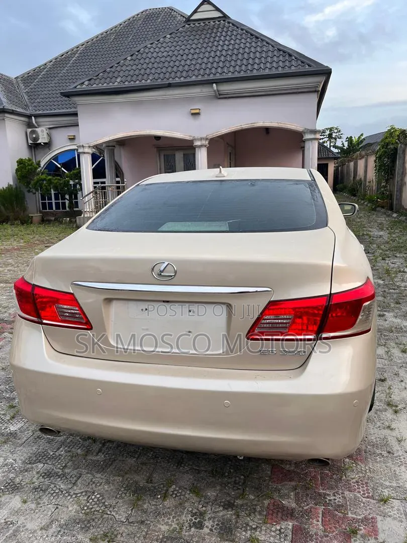 Lexus ES 2011 Gold