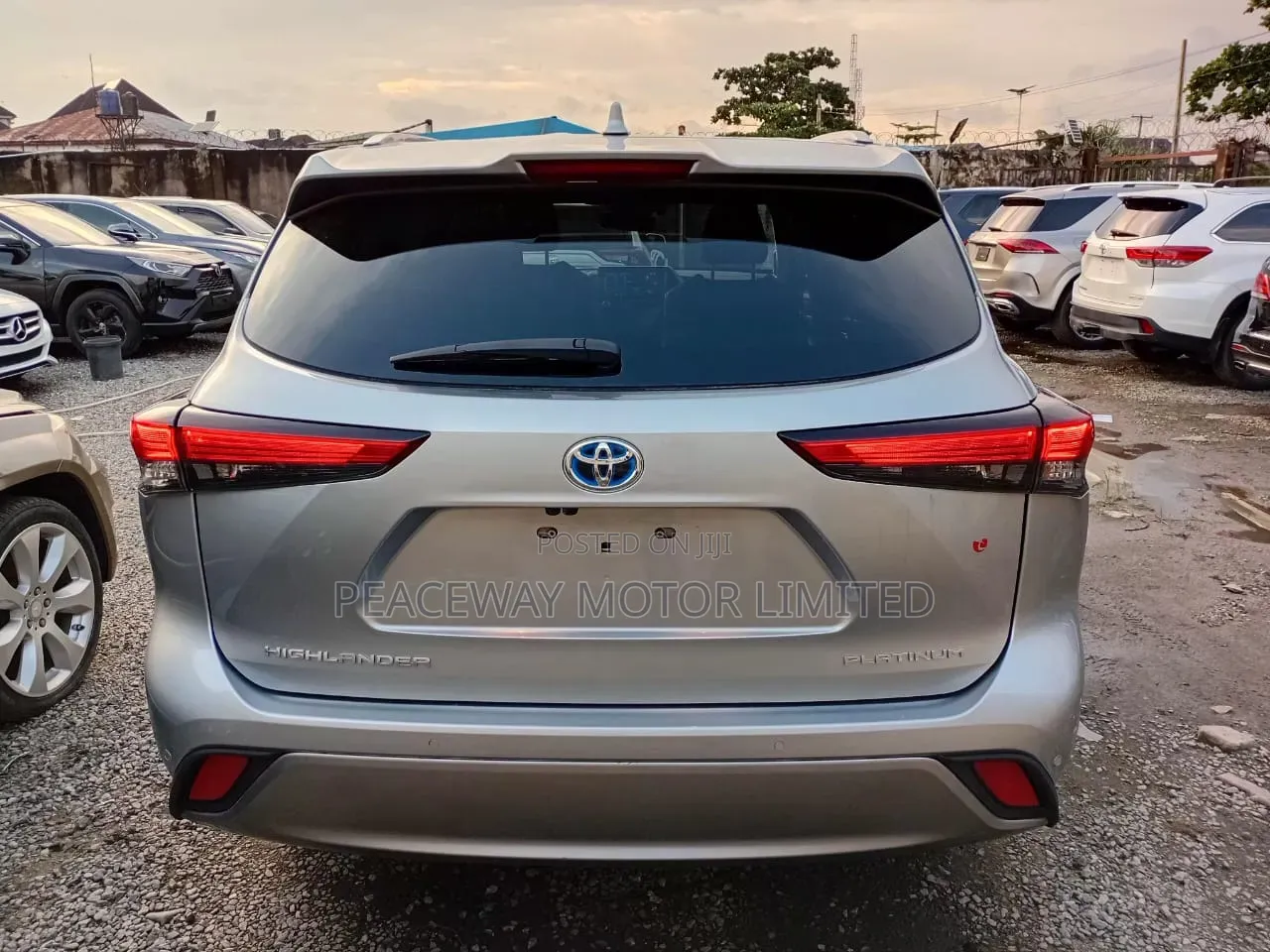 Toyota Highlander 2024 Silver