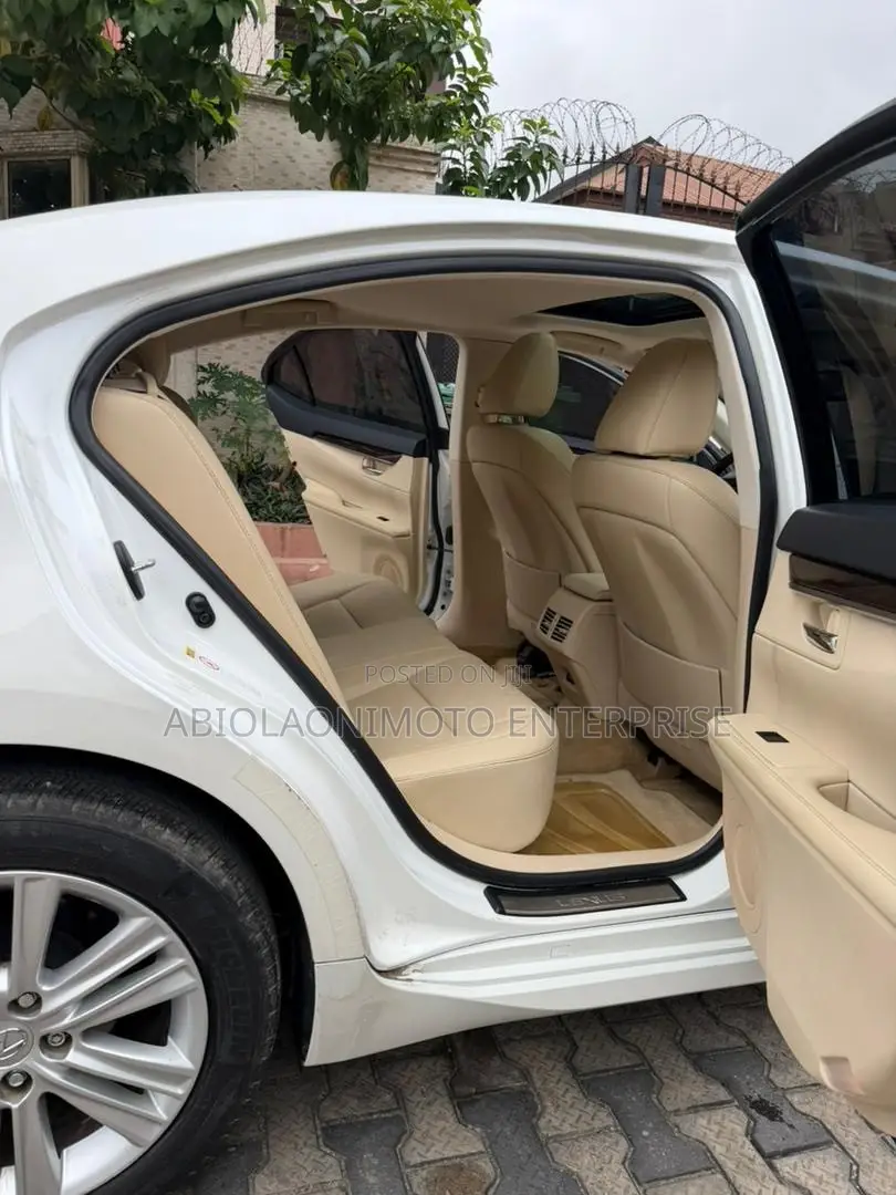 Lexus ES 350 FWD 2014 White