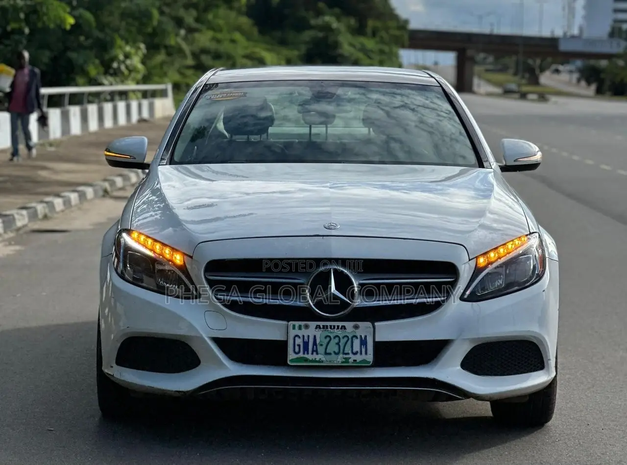 Mercedes-Benz C300 Sport 4Matic Sedan AWD (2.0L 4cyll 7A) 2016 White