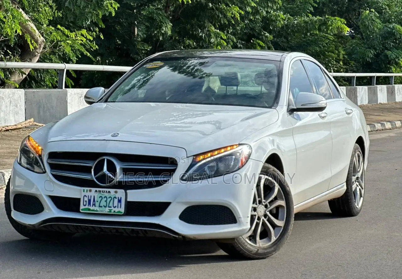 Mercedes-Benz C300 Sport 4Matic Sedan AWD (2.0L 4cyll 7A) 2016 White