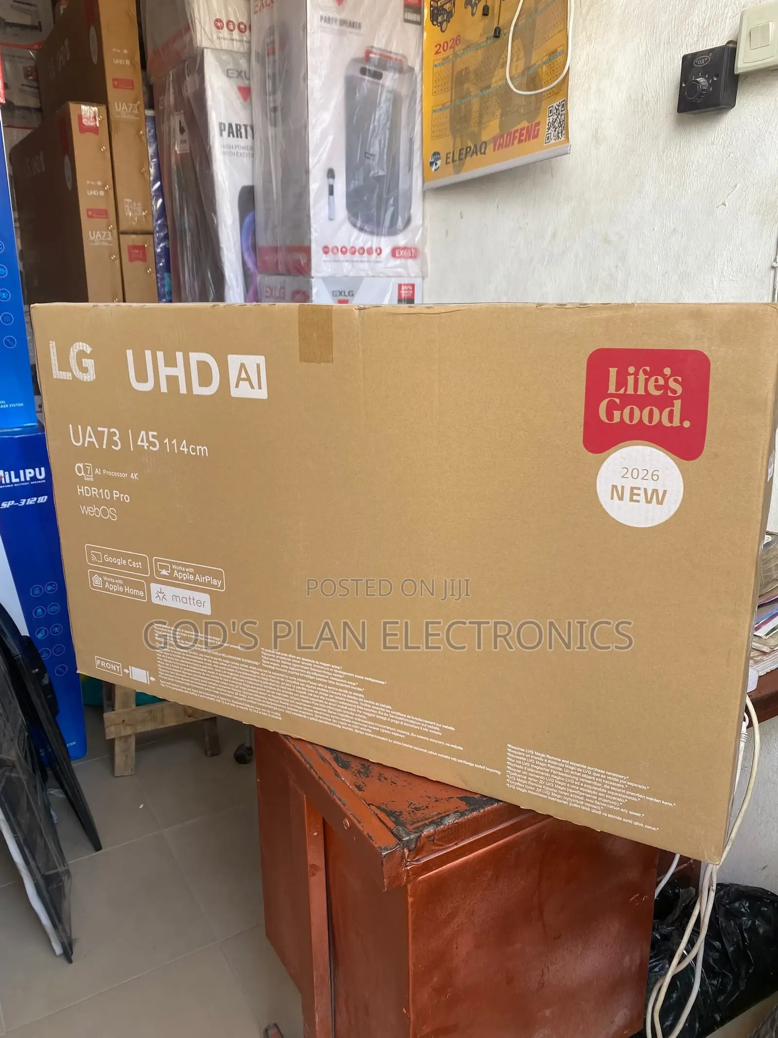 45 Smart UHD TV