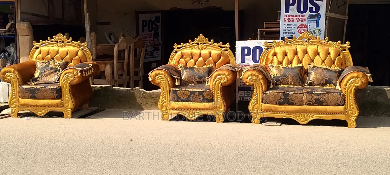 A Beautiful Nice Royal Chairs Available for Show Room, Complete,7 Seta