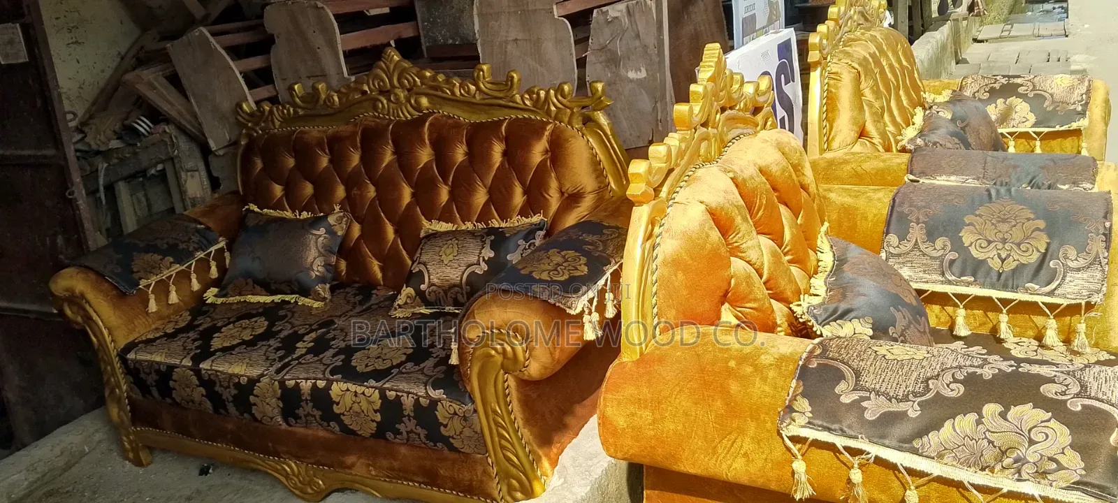 A Beautiful Nice Royal Chairs Available for Show Room, Complete,7 Seta