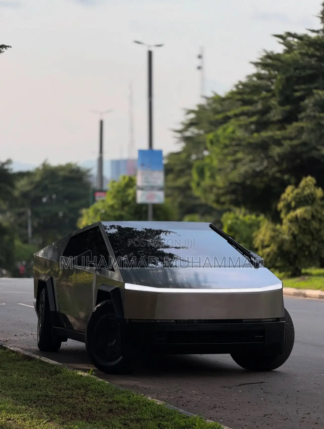Tesla Cybertruck Cyberbeast 2025 Silver