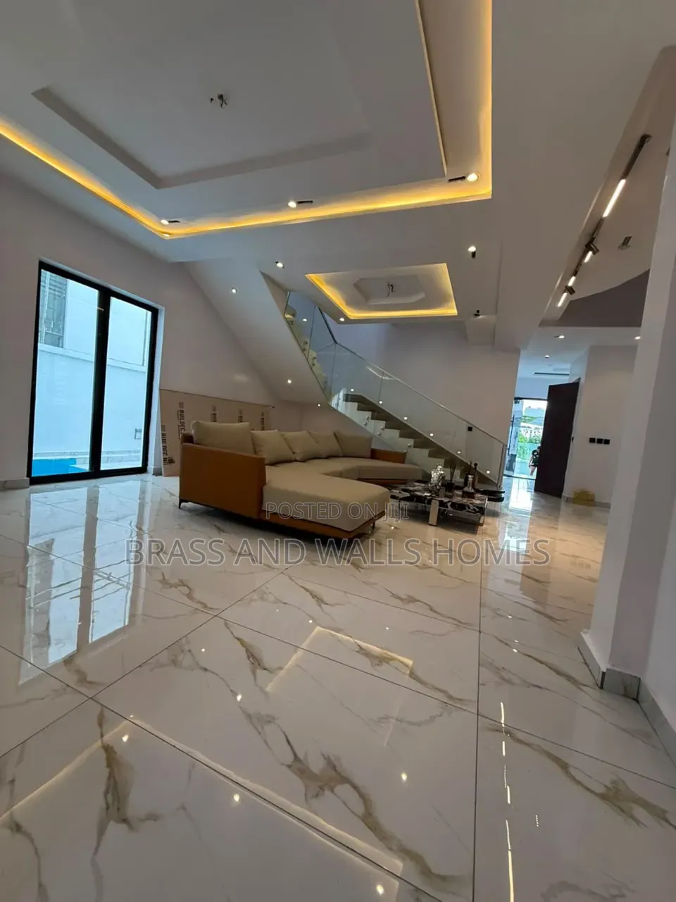 Furnished 5bdrm Duplex in Osapa london for rent