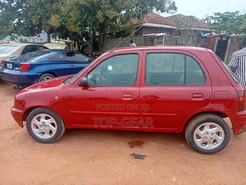 Nissan Micra 2002 Red