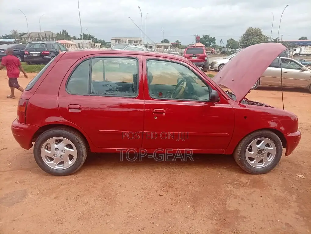 Nissan Micra 2002 Red