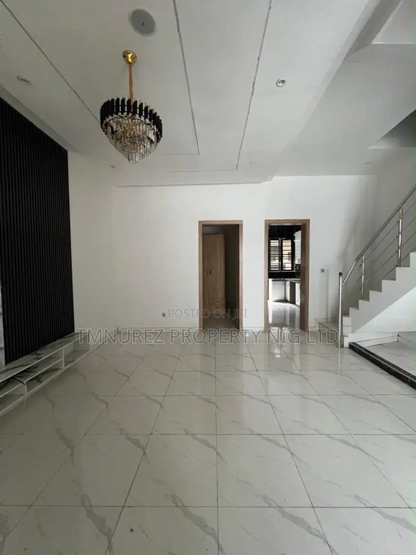4bdrm Duplex in Ikota for rent