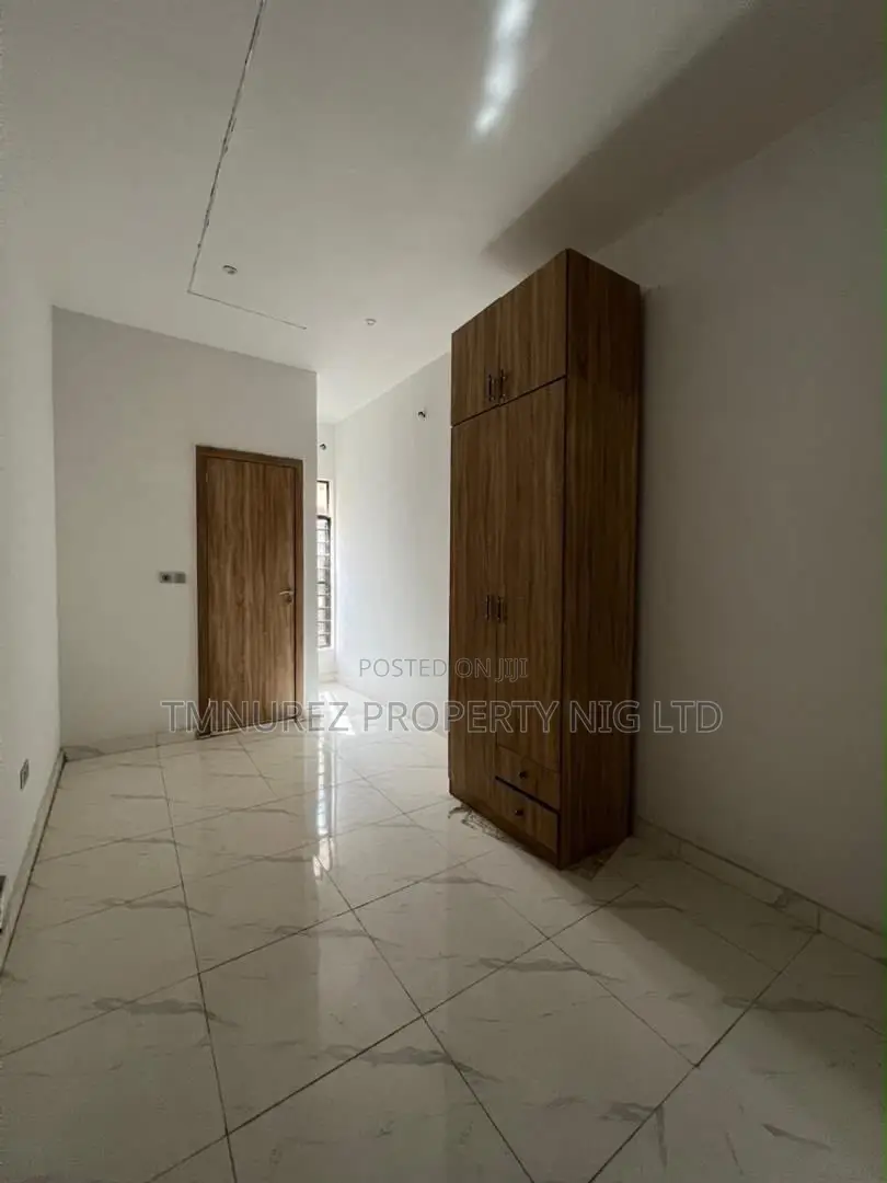 4bdrm Duplex in Ikota for rent