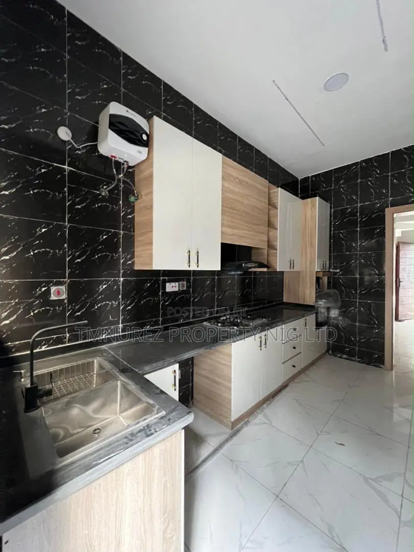 4bdrm Duplex in Ikota for rent