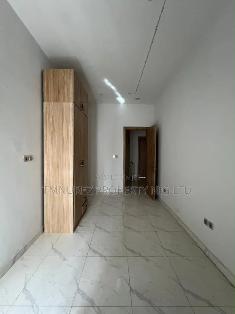 4bdrm Duplex in Ikota for rent
