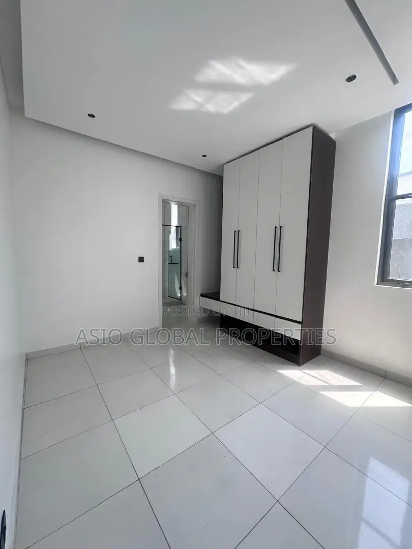 2bdrm Apartment in Victoria Island for sale