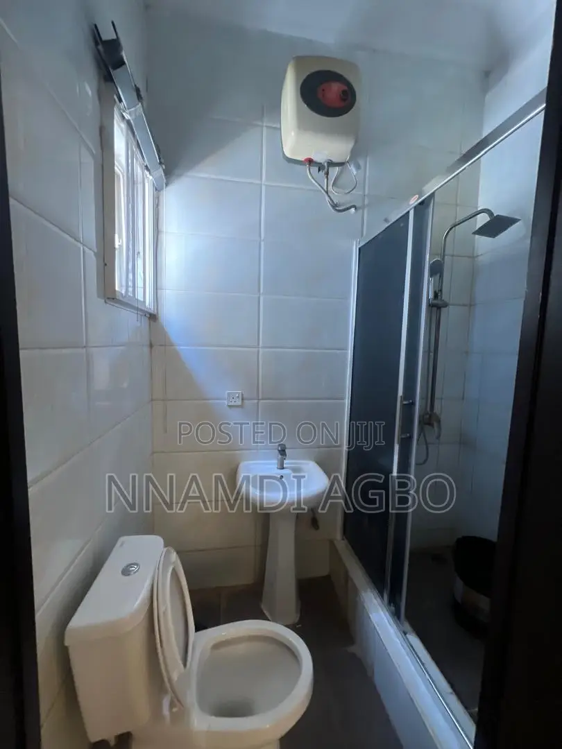 4bdrm Duplex in Chevron for rent