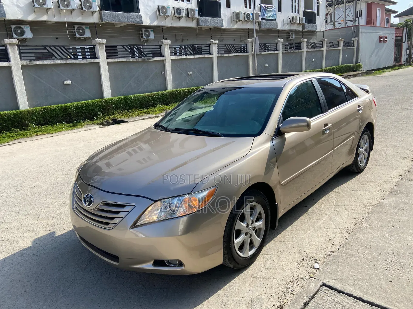 Toyota Camry XLE V6 4dr Sedan (3.5L 6cyl 6AM) 2008 Gold