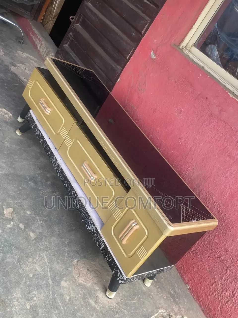 Imported Executive Extendable Luxury TV Stand With Drawers