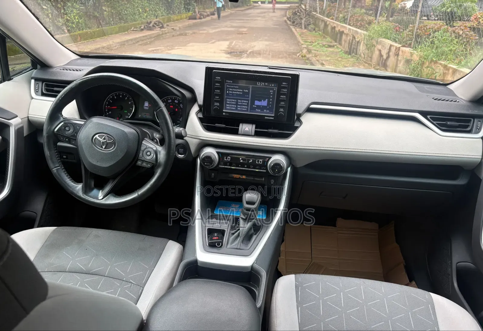 Toyota RAV4 XLE Premium 2021 Green