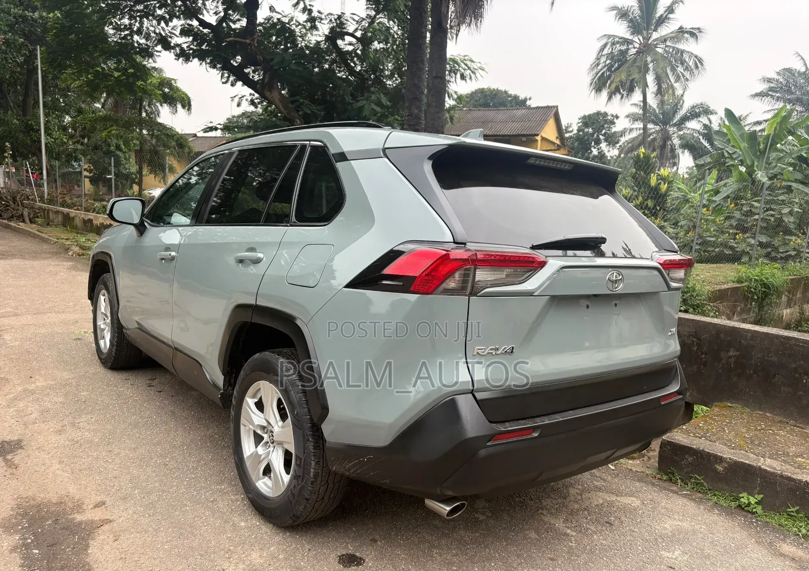 Toyota RAV4 XLE Premium 2021 Green