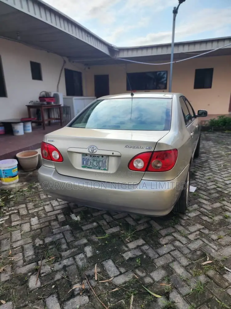 Toyota Corolla LE 2005 Beige