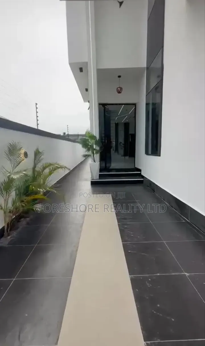 5bdrm Duplex in Ajah for sale