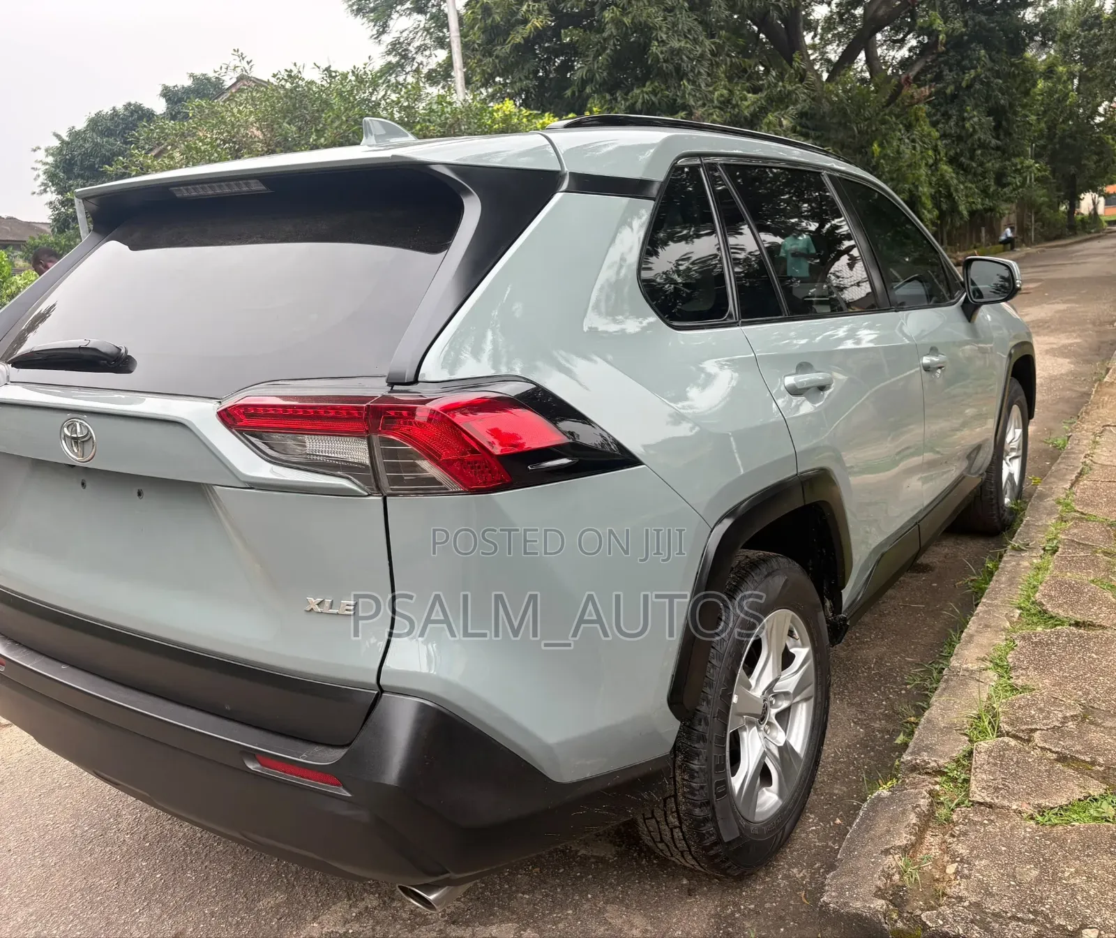 Toyota RAV4 XLE Premium 2021 Green