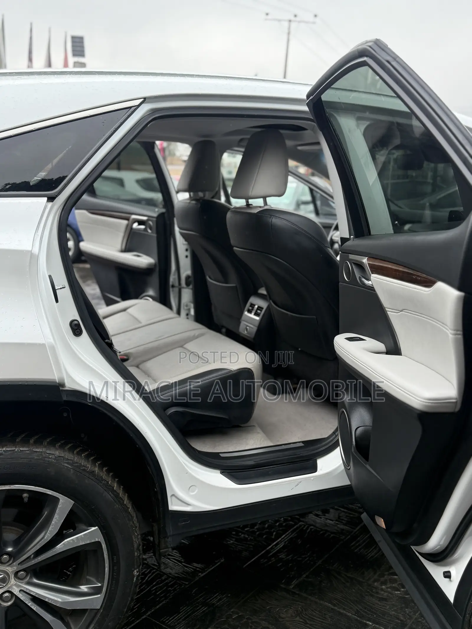 Lexus RX 350 FWD 2017 White