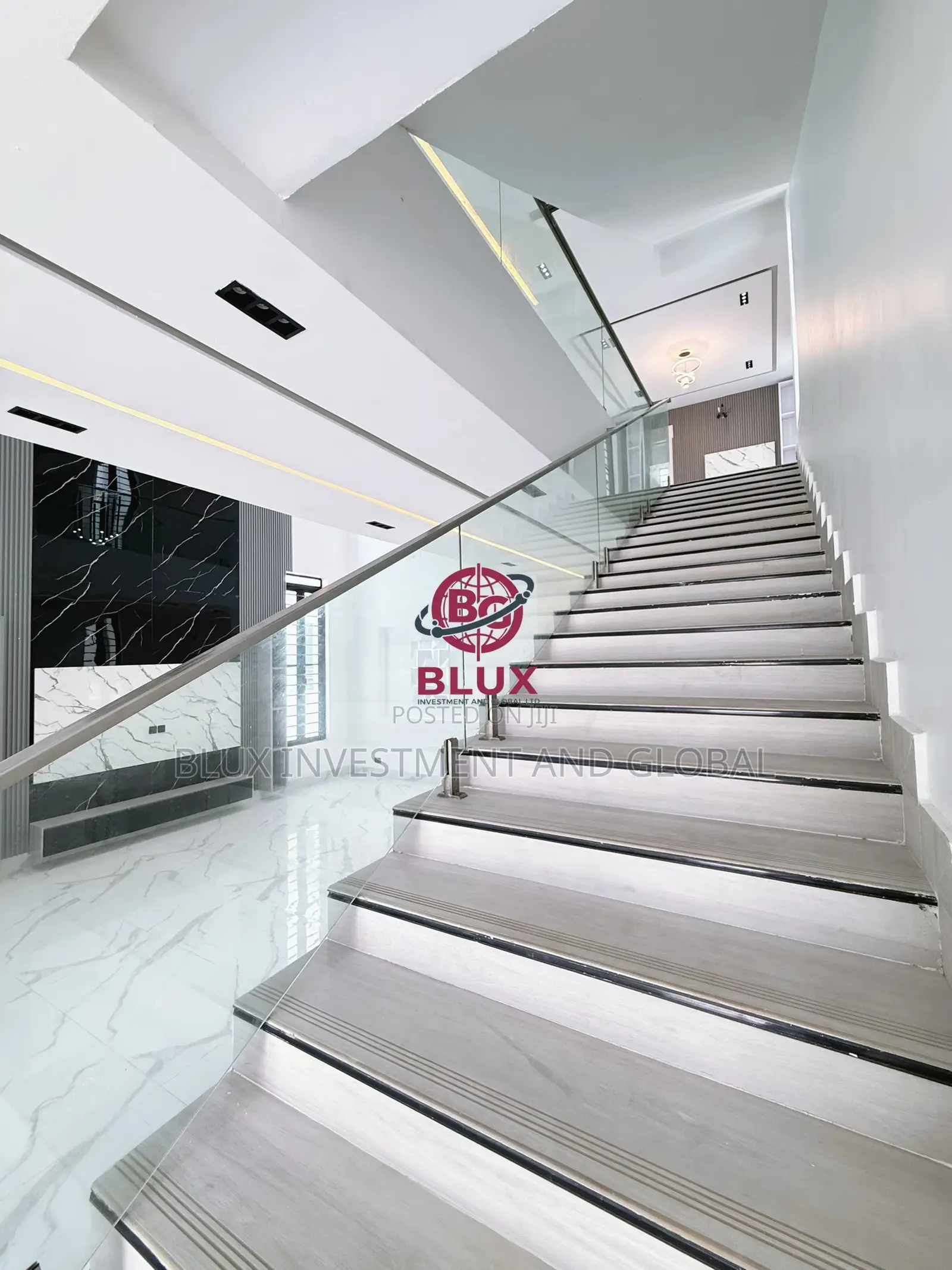 5bdrm Duplex in Second Tollgate for sale