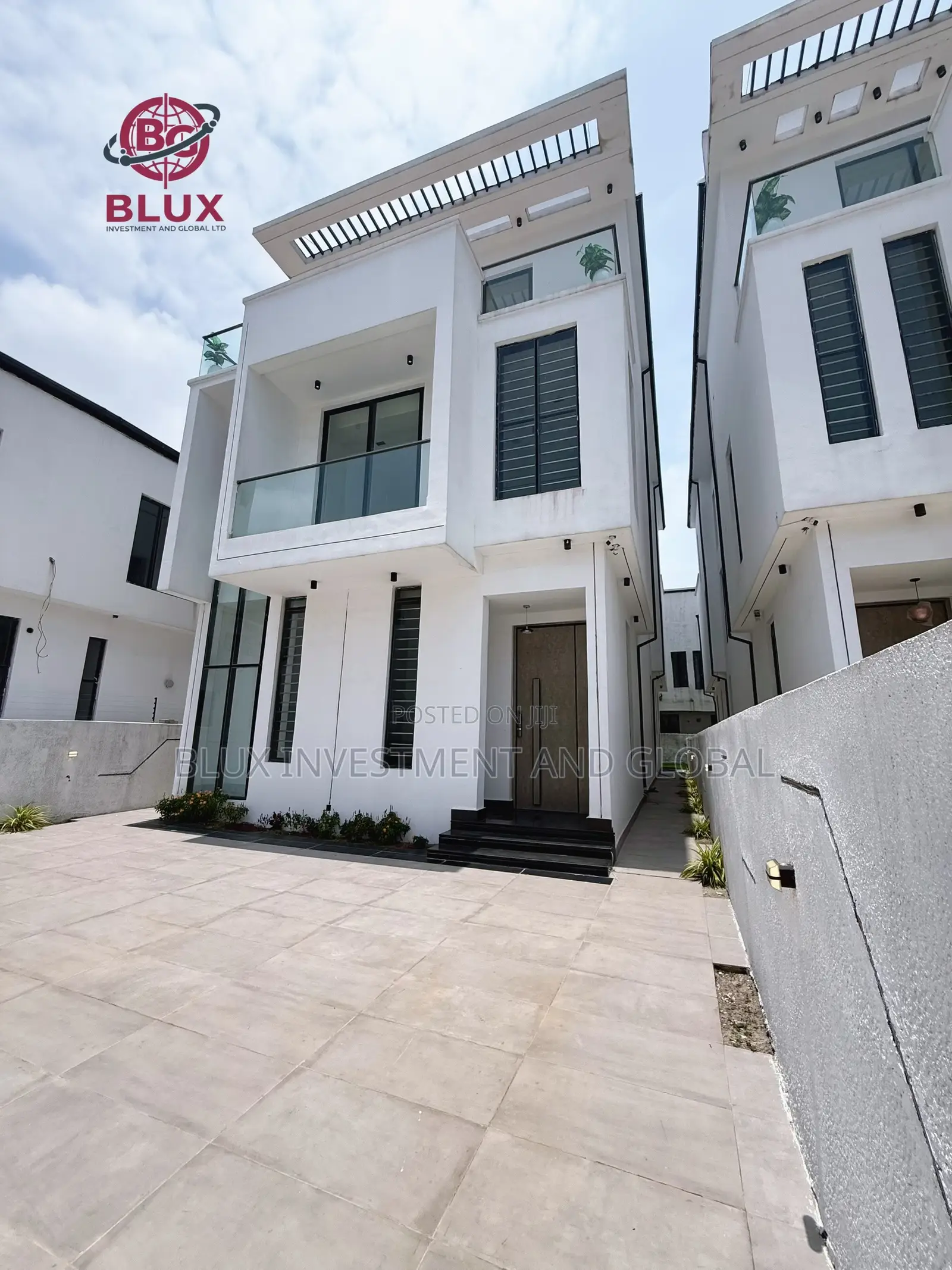5bdrm Duplex in Second Tollgate for sale