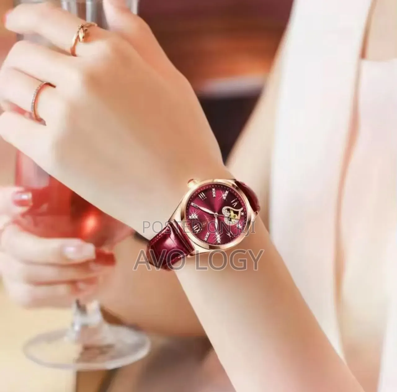 POEDAGAR Female Leather Wristwatch