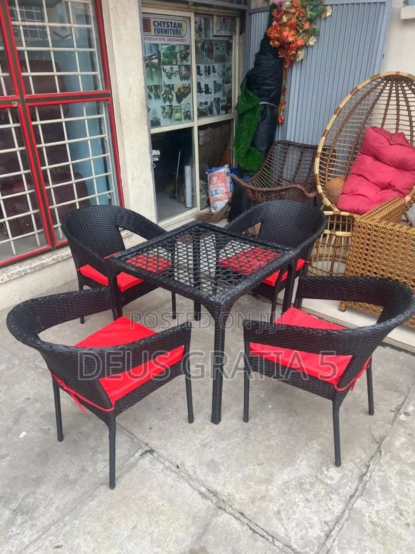 Outdoor Rattan Restaurant Table and 4 Chairs With Red Cushions
