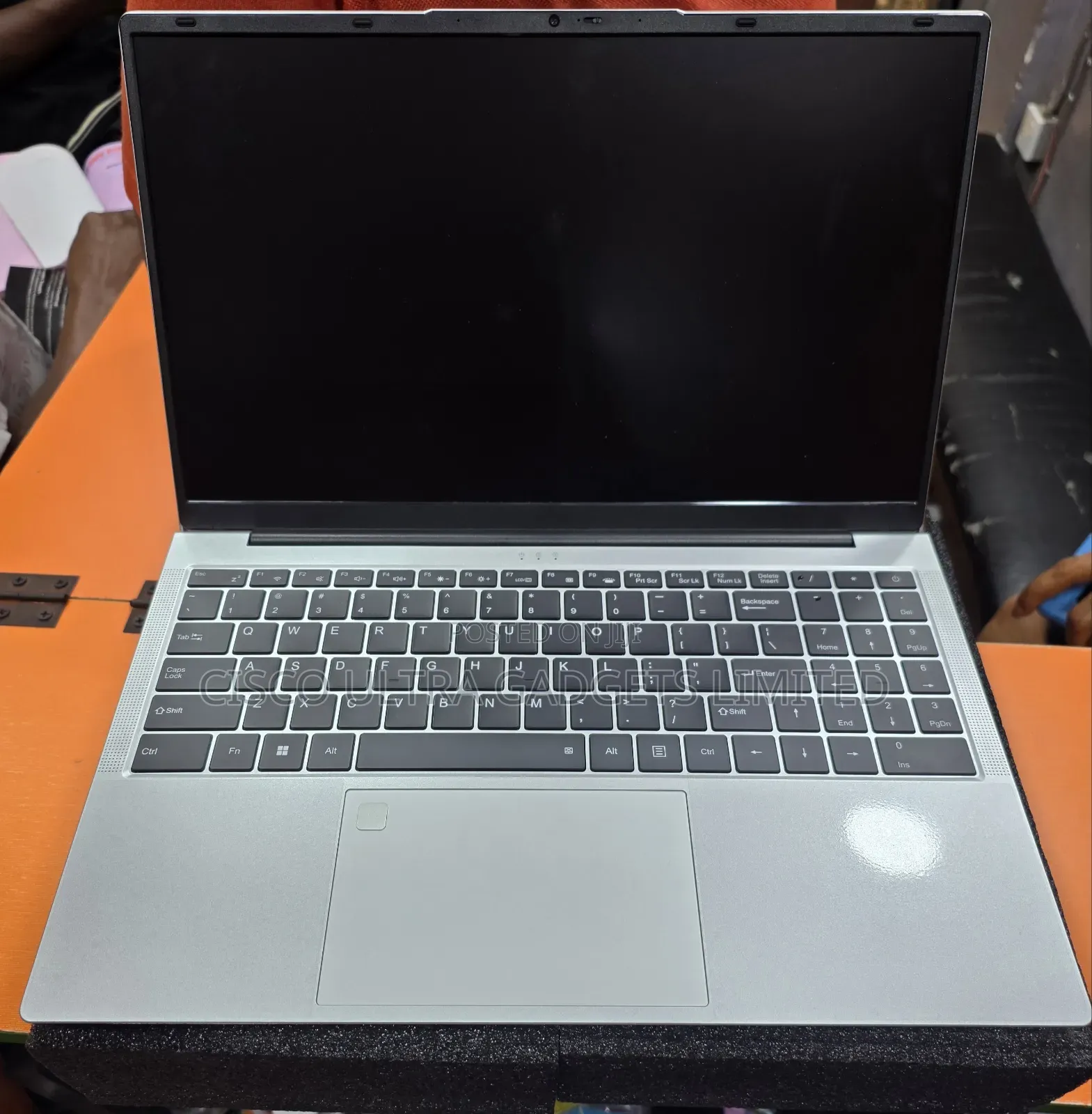 New Laptop 8GB AMD SSD 512GB