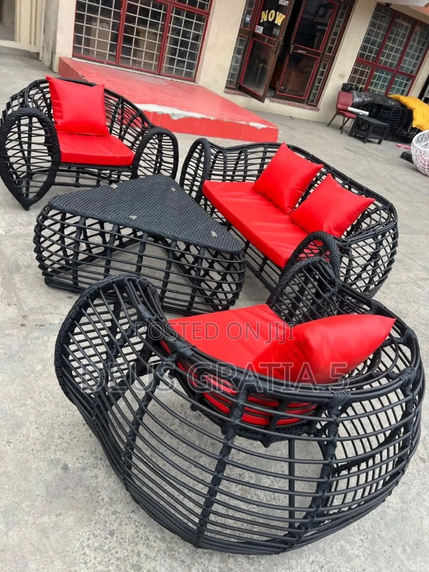 5 Seaters Rattan Restaurant Table and Chairs With Red Cushions
