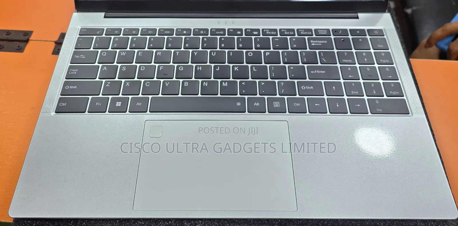 New Laptop 8GB AMD SSD 512GB