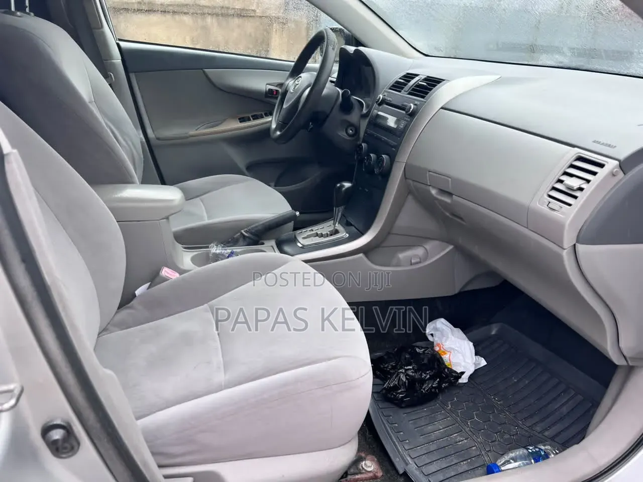 Toyota Corolla 2010 Silver
