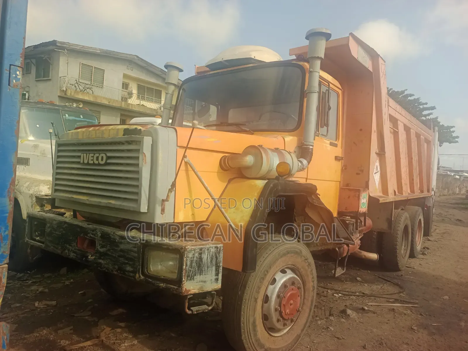 Iveco 330-36 Tipper Truck 10 Tyres 6x4 Auxiliary (Foreign Used)