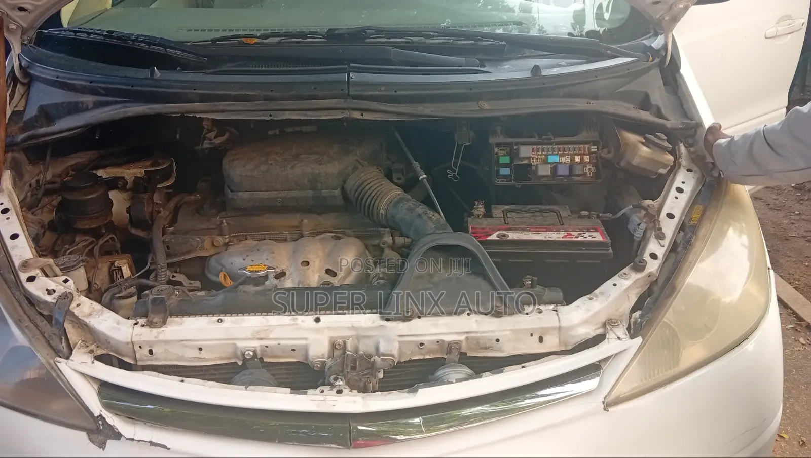 Toyota Previa 2005 White