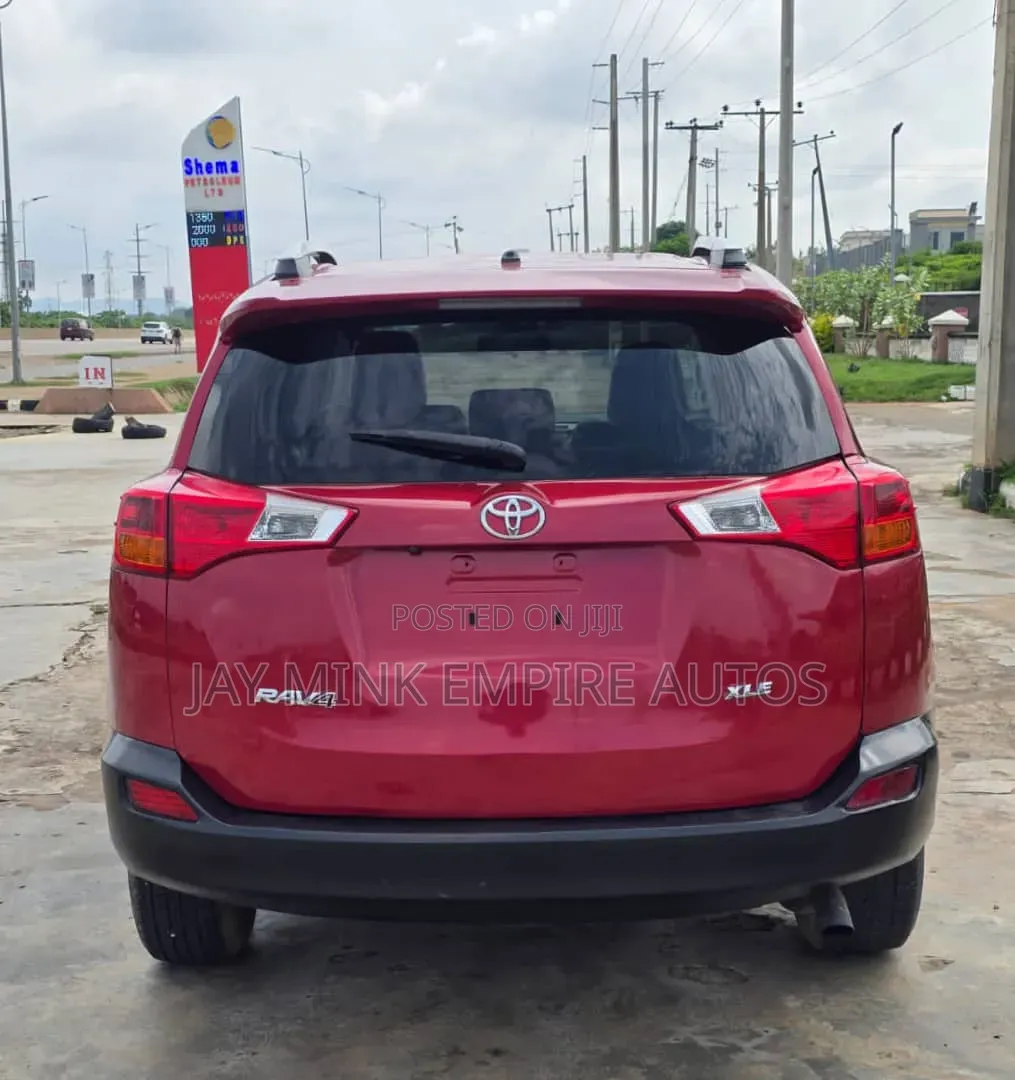 Toyota RAV4 2014 Red