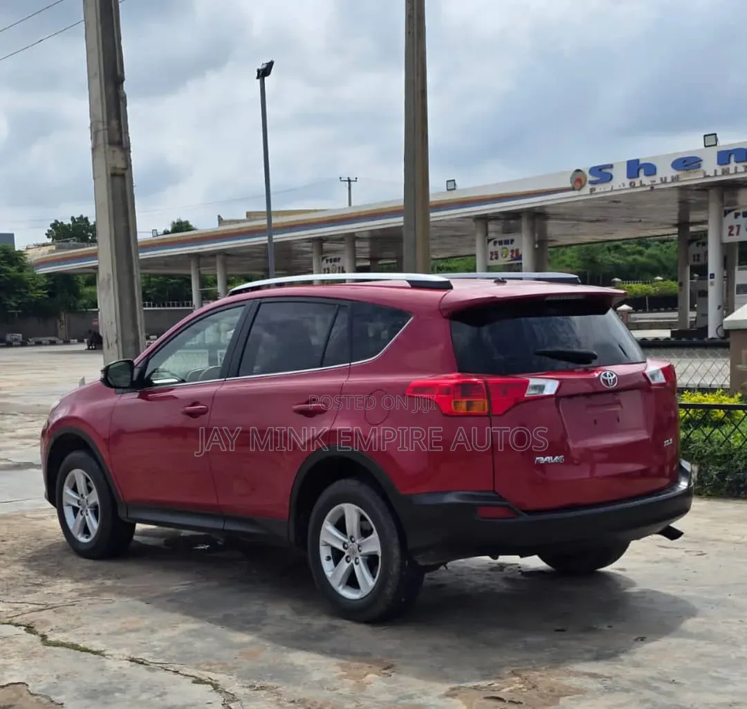 Toyota RAV4 2014 Red