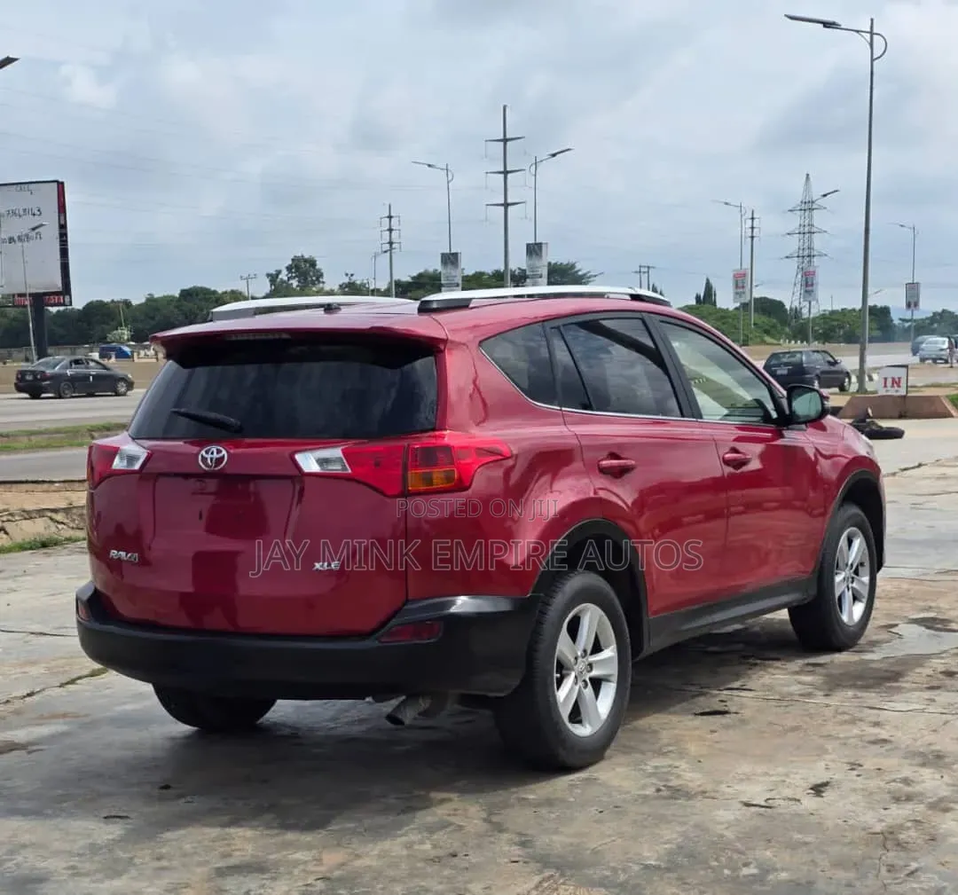 Toyota RAV4 2014 Red