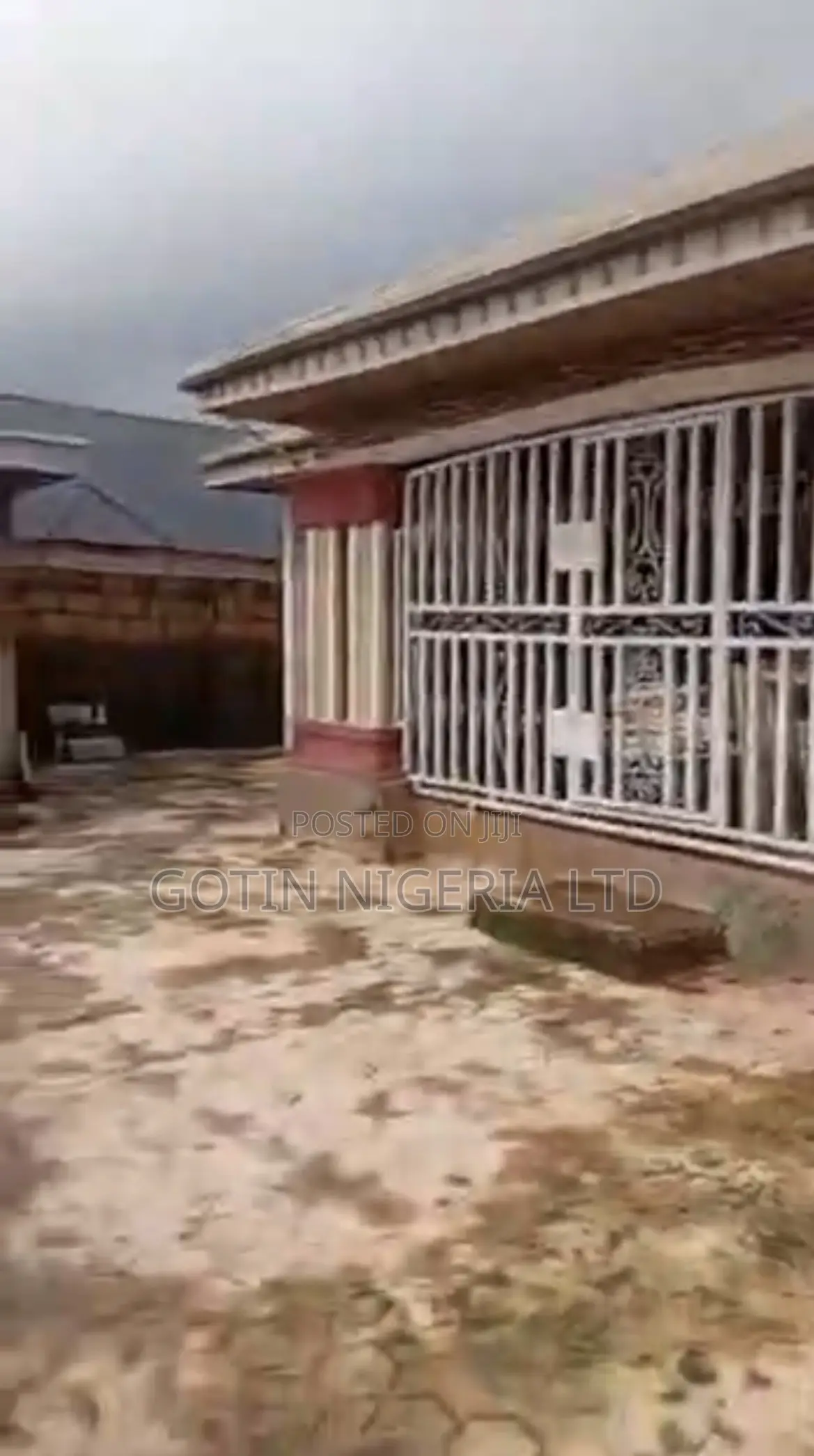 5-Bedroom Bungalow on 50×100ft at Iguomo, Before Agbor Road