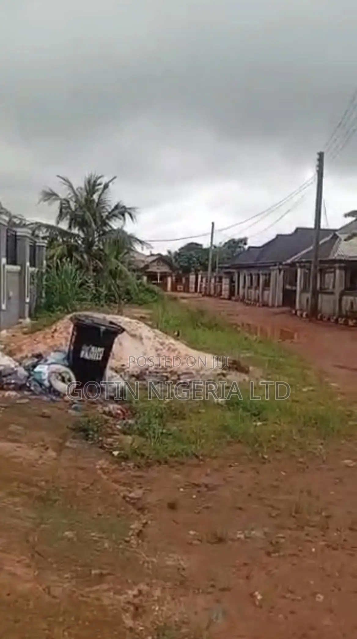 5-Bedroom Bungalow on 50×100ft at Iguomo, Before Agbor Road